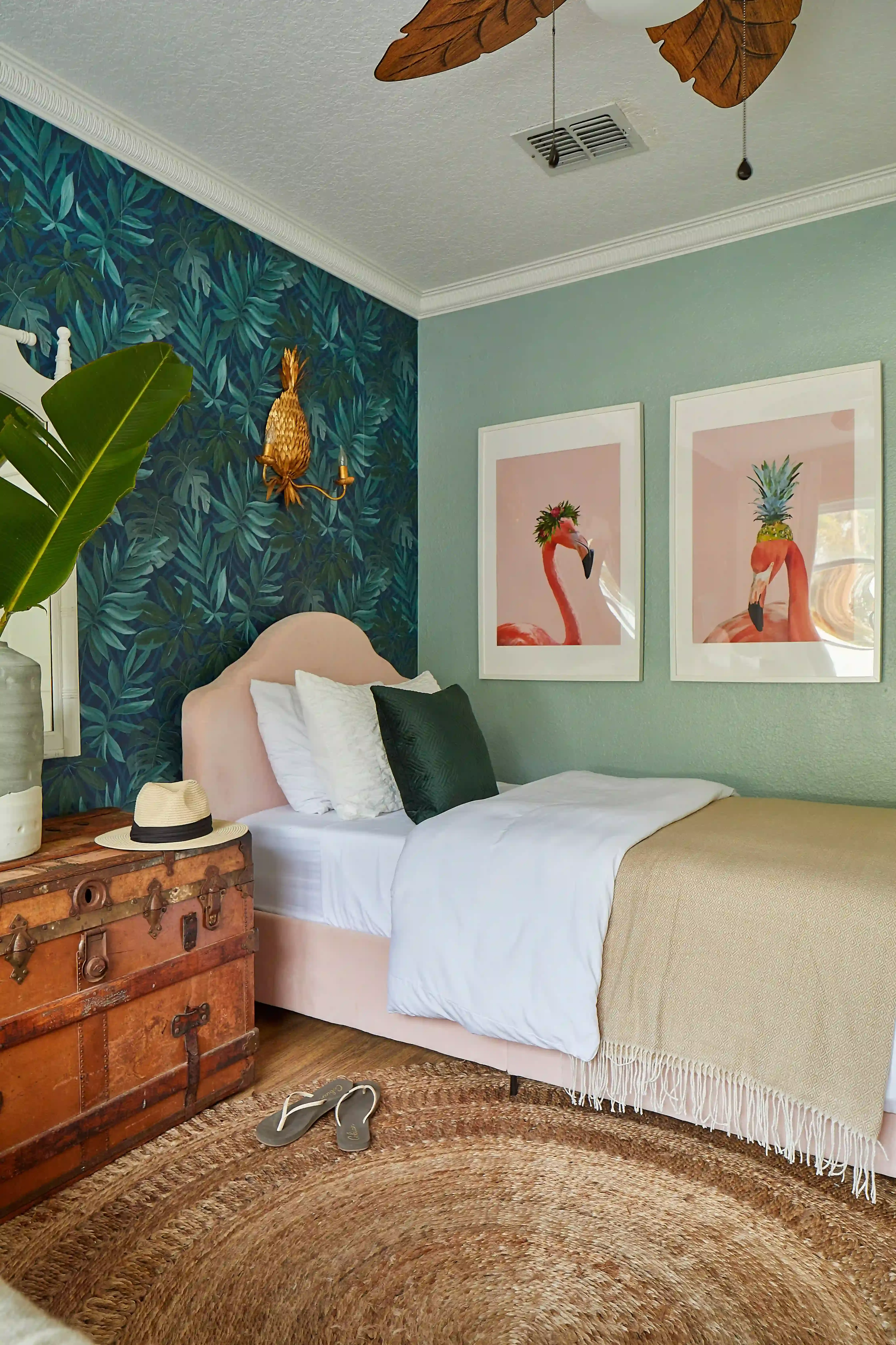 Choosing Your Canvas: Selecting the Right Wall for Accent Painting