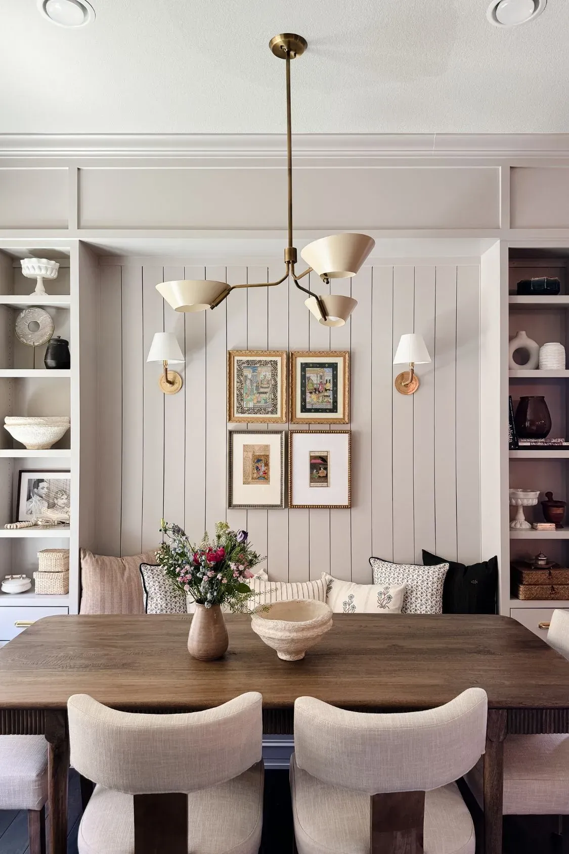 Color & Paint: Simple Accent Wall in Dining Room Ideas