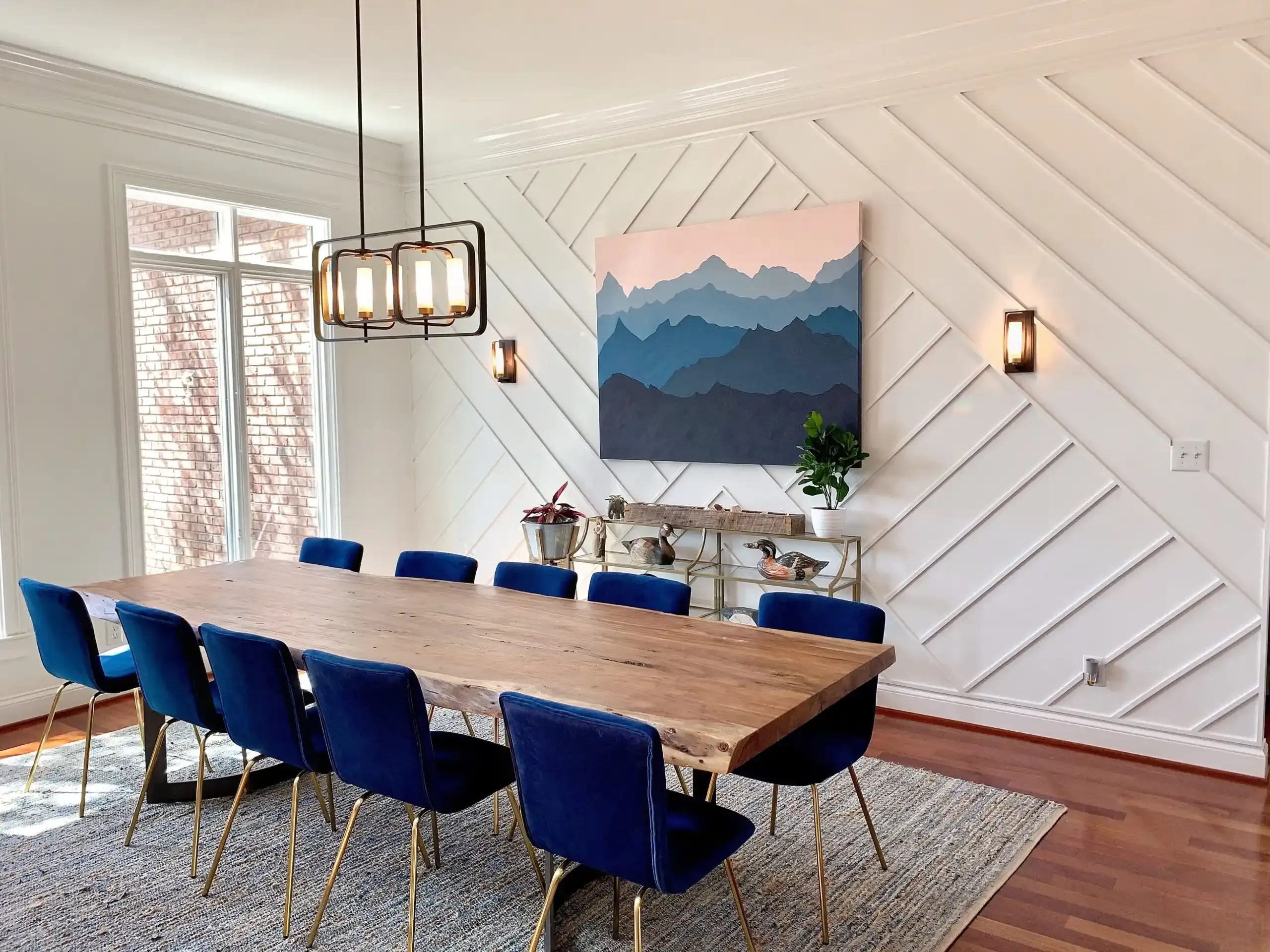 Executing Your Modern Dining Room Accent Wall: Tips & Tricks