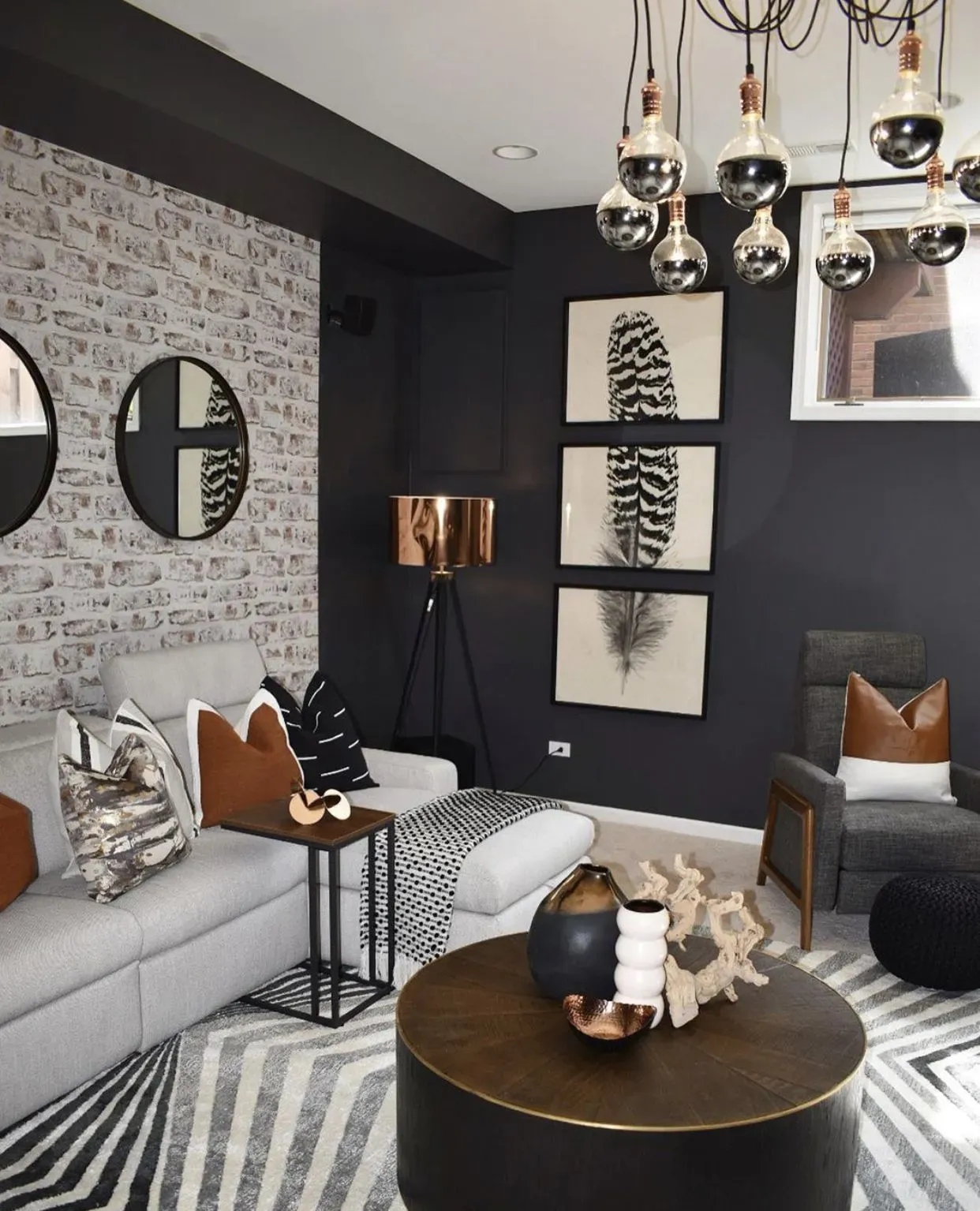 Making Your Modern Black Accent Wall Living Room Shine