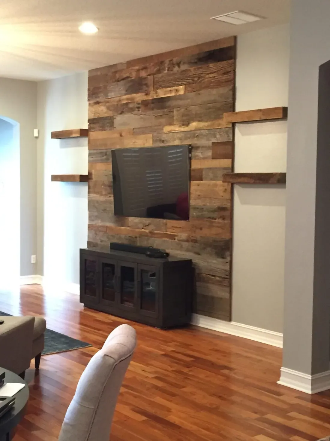 Why a Living Room Wood Accent Wall? More Than Just Pretty